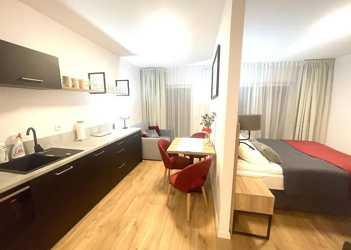 Premium Atal Square-free Parking Space In The Garage Apartmán