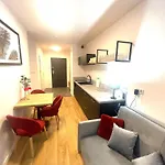 Premium Atal Square-free Parking Space In The Garage Apartment *