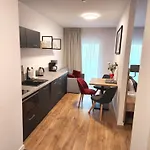 Premium Atal Square-free Parking Space In The Garage Apartment *