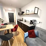 Premium Atal Square-free Parking Space In The Garage Apartment