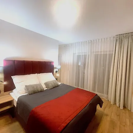 Premium Atal Square-free Parking Space In The Garage *