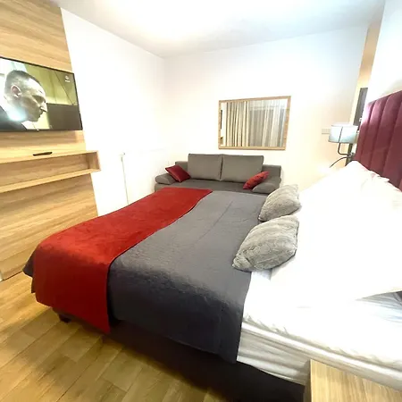 Premium Atal Square-free Parking Space In The Garage Apartamento