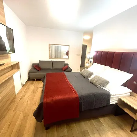 Premium Atal Square-free Parking Space In The Garage فروتسواف