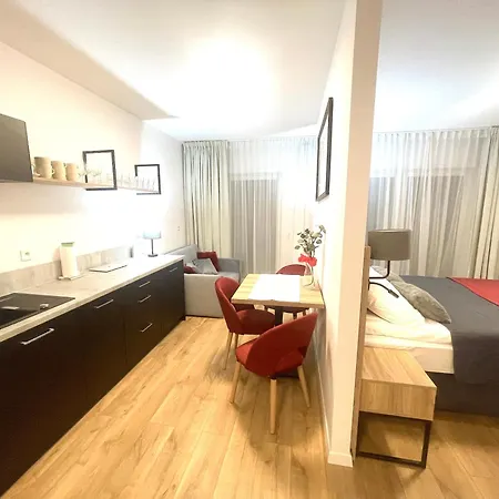 Premium Atal Square-free Parking Space In The Garage Apartamento